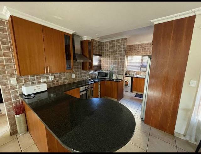 3 BEDROOM PROPERTY TO RENT IN GLEN MARAIS